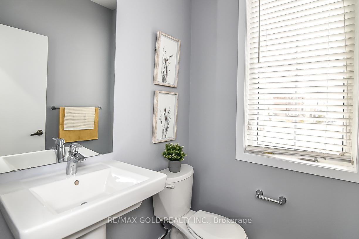 Photo 20 of 206 Crafter Crescent, Hamilton, Stoney Creek Mountain — HOMEH