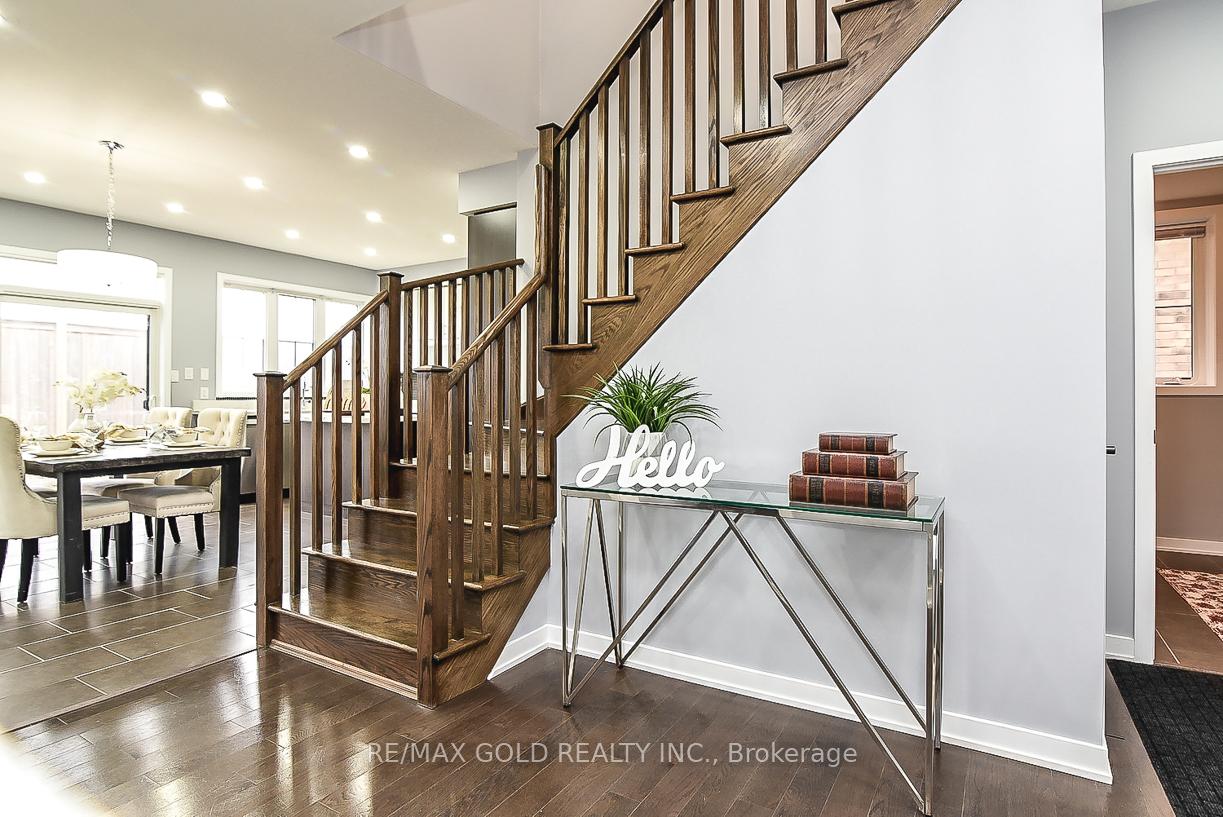 Photo 21 of 206 Crafter Crescent, Hamilton, Stoney Creek Mountain — HOMEH
