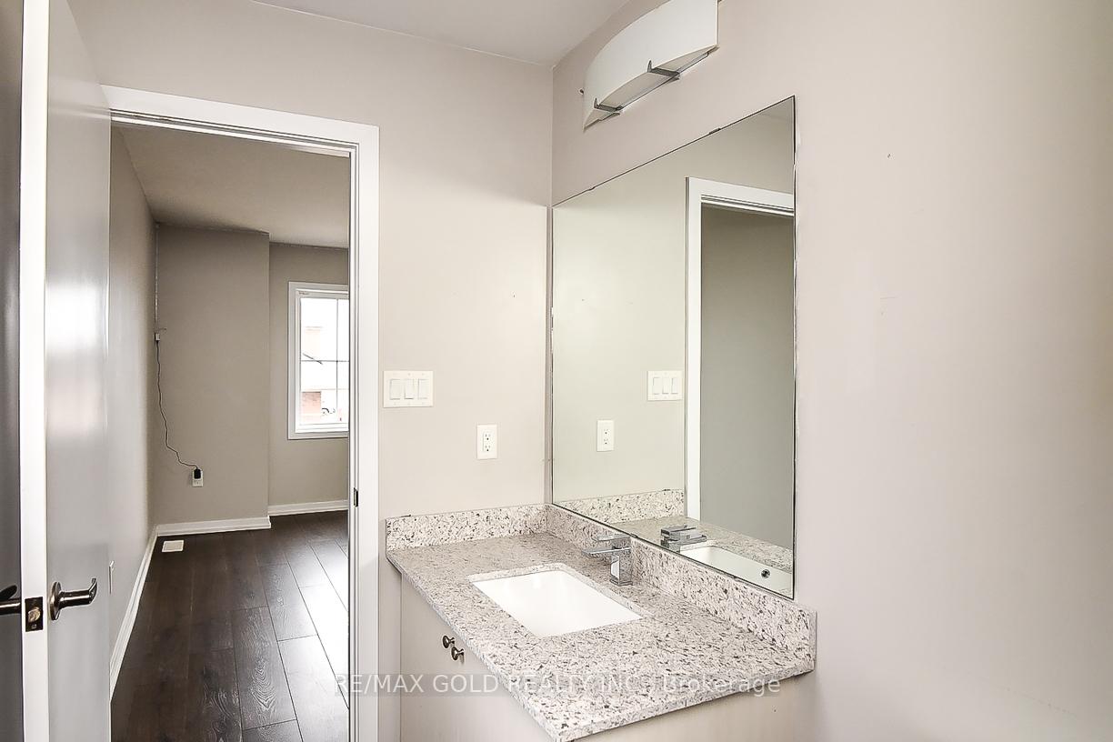 Photo 25 of 206 Crafter Crescent, Hamilton, Stoney Creek Mountain — HOMEH