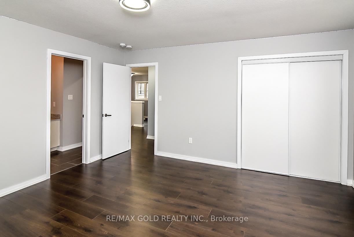 Photo 28 of 206 Crafter Crescent, Hamilton, Stoney Creek Mountain — HOMEH