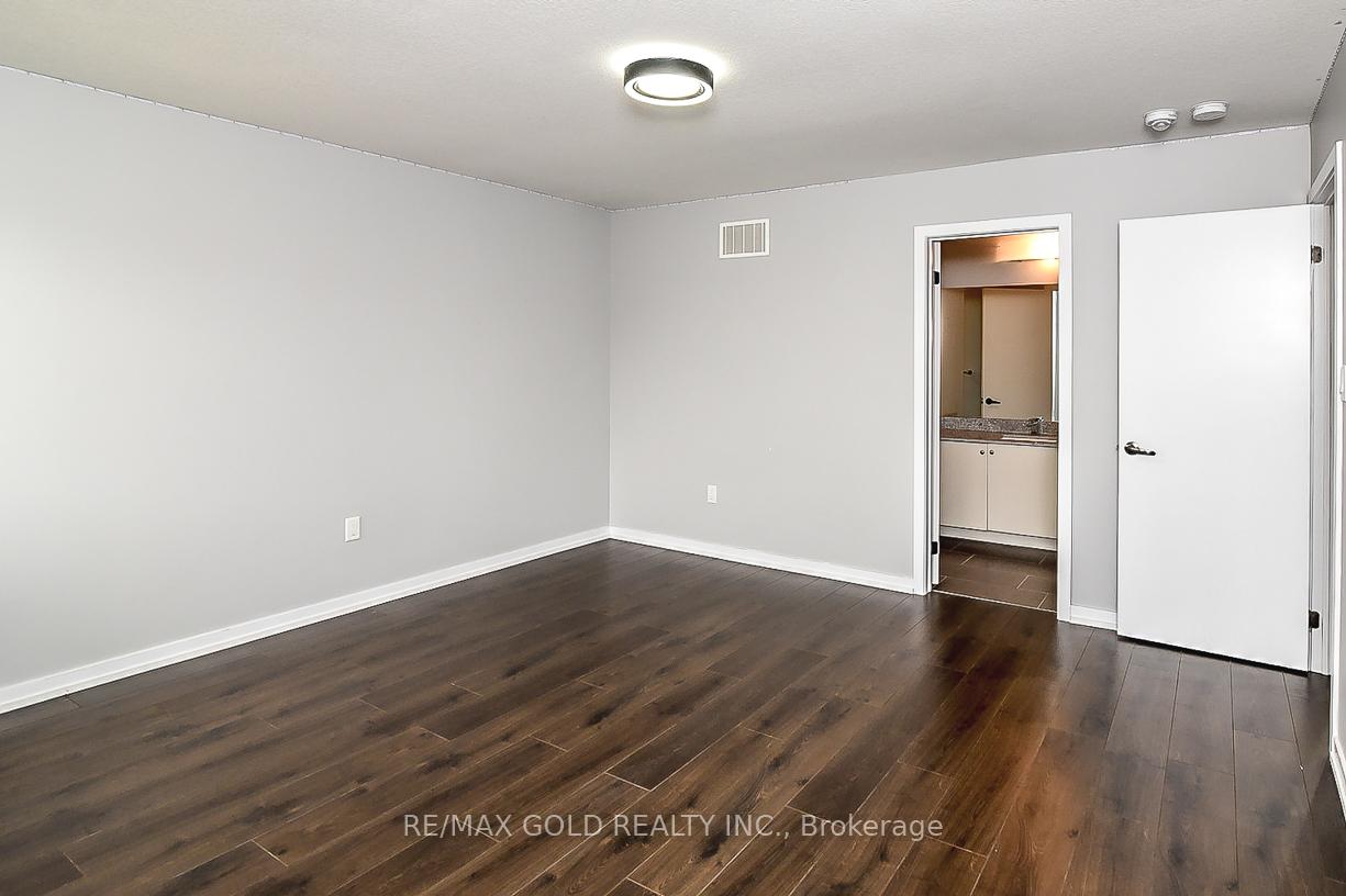 Photo 29 of 206 Crafter Crescent, Hamilton, Stoney Creek Mountain — HOMEH