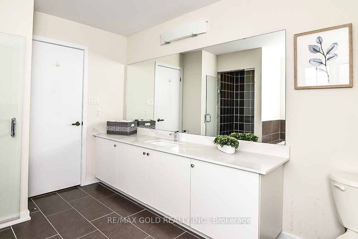 Photo 36 of 206 Crafter Crescent, Hamilton, Stoney Creek Mountain — HOMEH