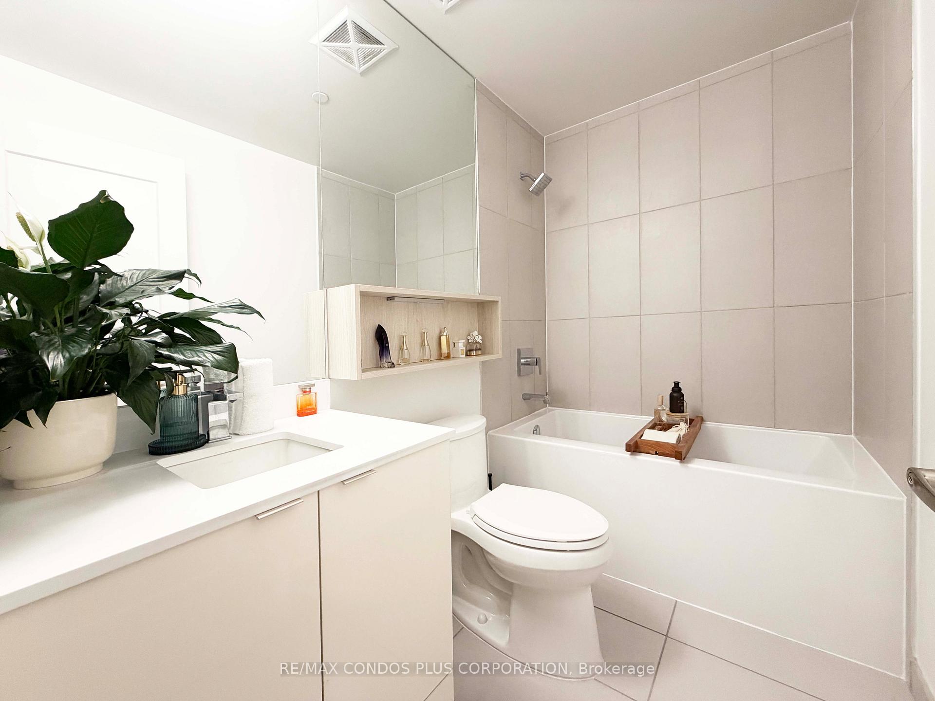 Photo 9 of Unit 1113, 60 Princess Street, Toronto, Waterfront Communities — HOMEH