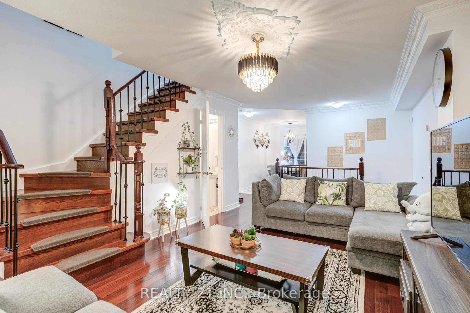 Photo 7 of 17 Rock Haven Lane, Brampton, Downtown Brampton — HOMEH