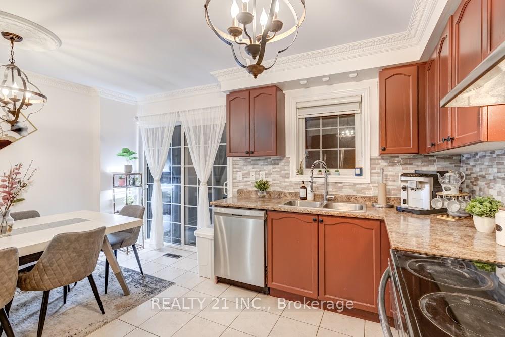 Photo 16 of 17 Rock Haven Lane, Brampton, Downtown Brampton — HOMEH
