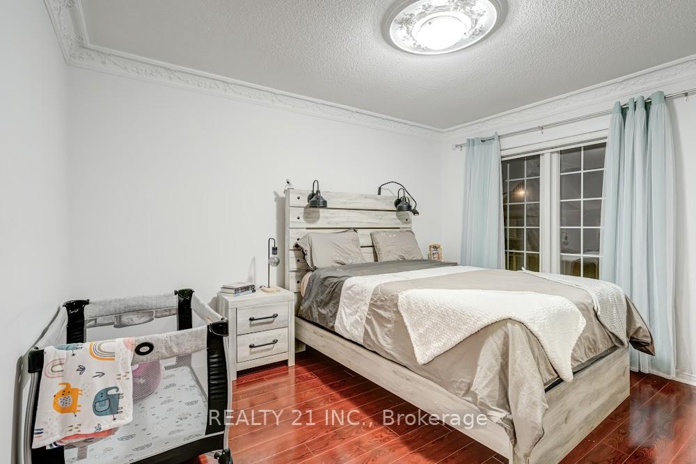 Photo 21 of 17 Rock Haven Lane, Brampton, Downtown Brampton — HOMEH