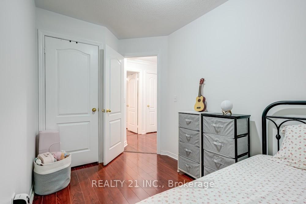 Photo 26 of 17 Rock Haven Lane, Brampton, Downtown Brampton — HOMEH