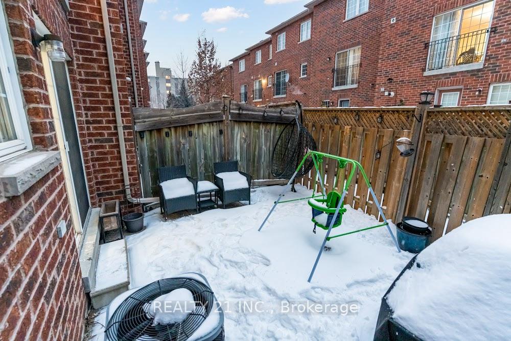 Photo 30 of 17 Rock Haven Lane, Brampton, Downtown Brampton — HOMEH
