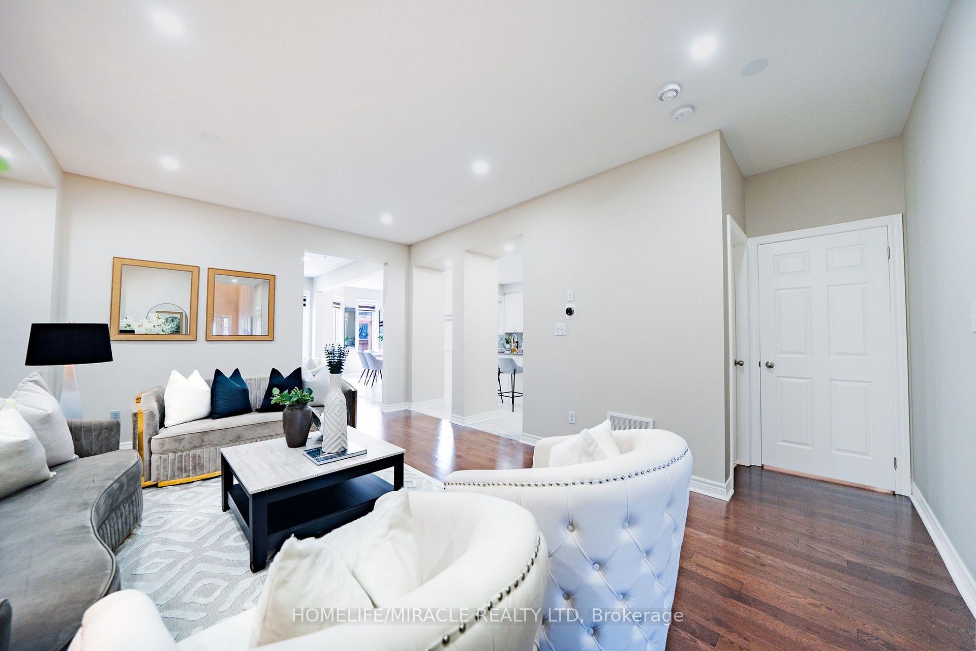 Photo 10 of 544 Bessborough Drive, Milton, Harrison — HOMEH