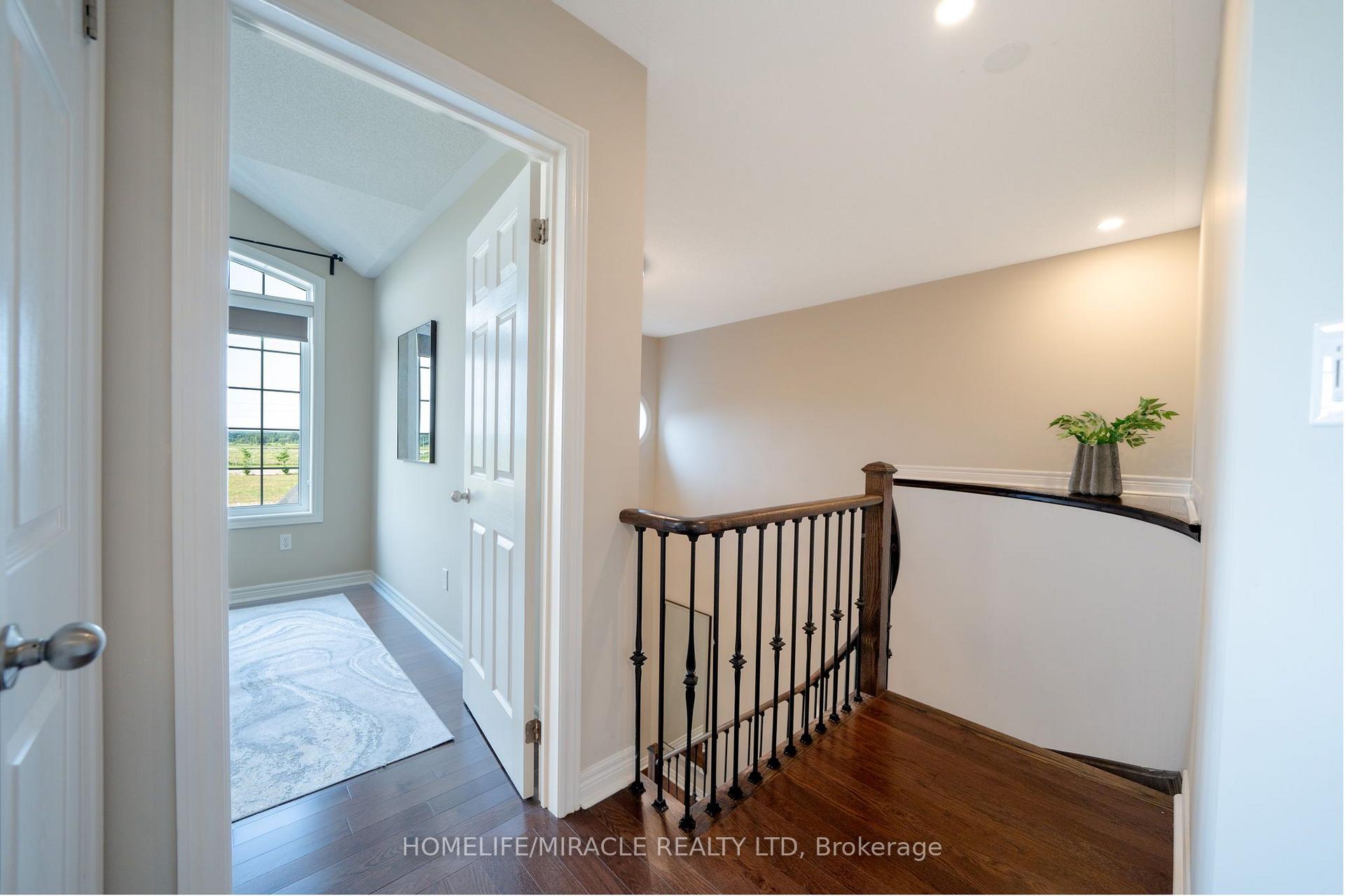 Photo 28 of 544 Bessborough Drive, Milton, Harrison — HOMEH