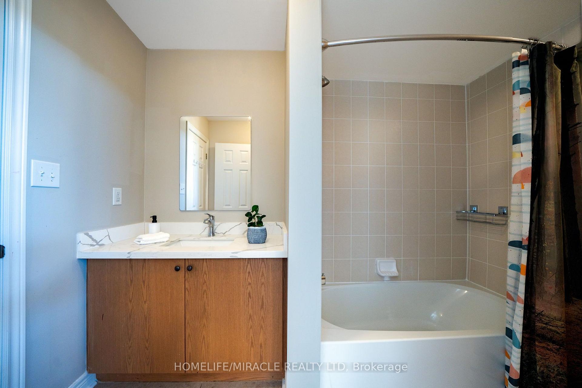 Photo 31 of 544 Bessborough Drive, Milton, Harrison — HOMEH