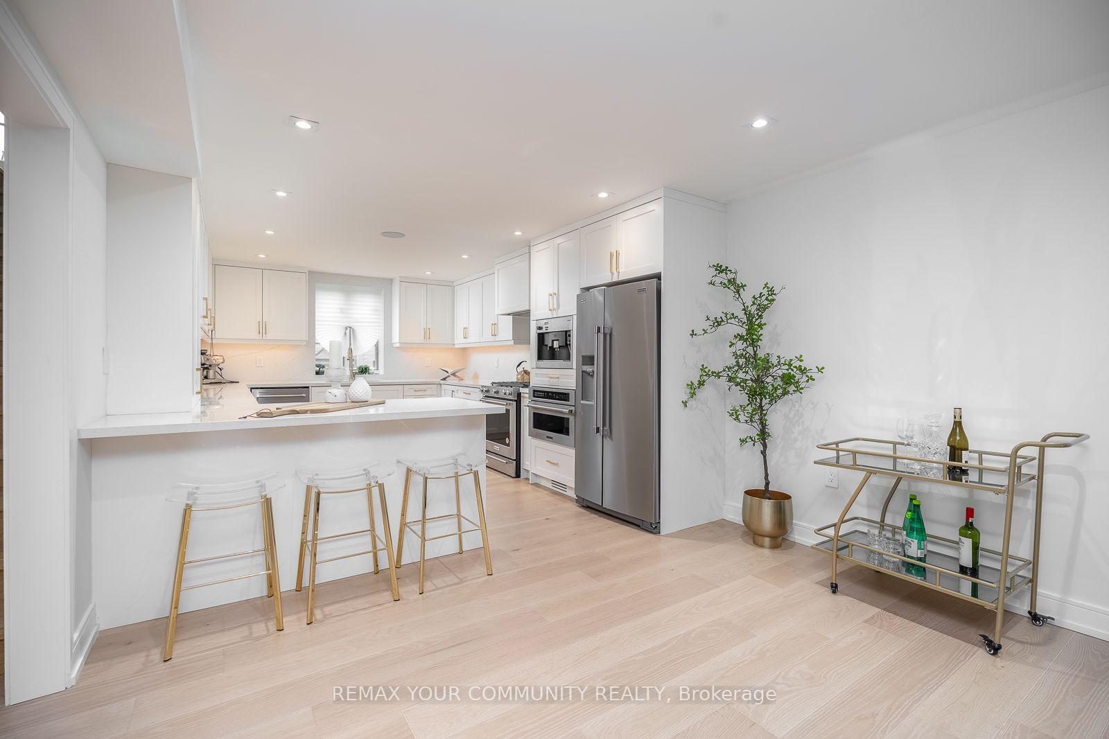 Photo 11 of 354 Bessborough Drive, Toronto, Leaside — HOMEH