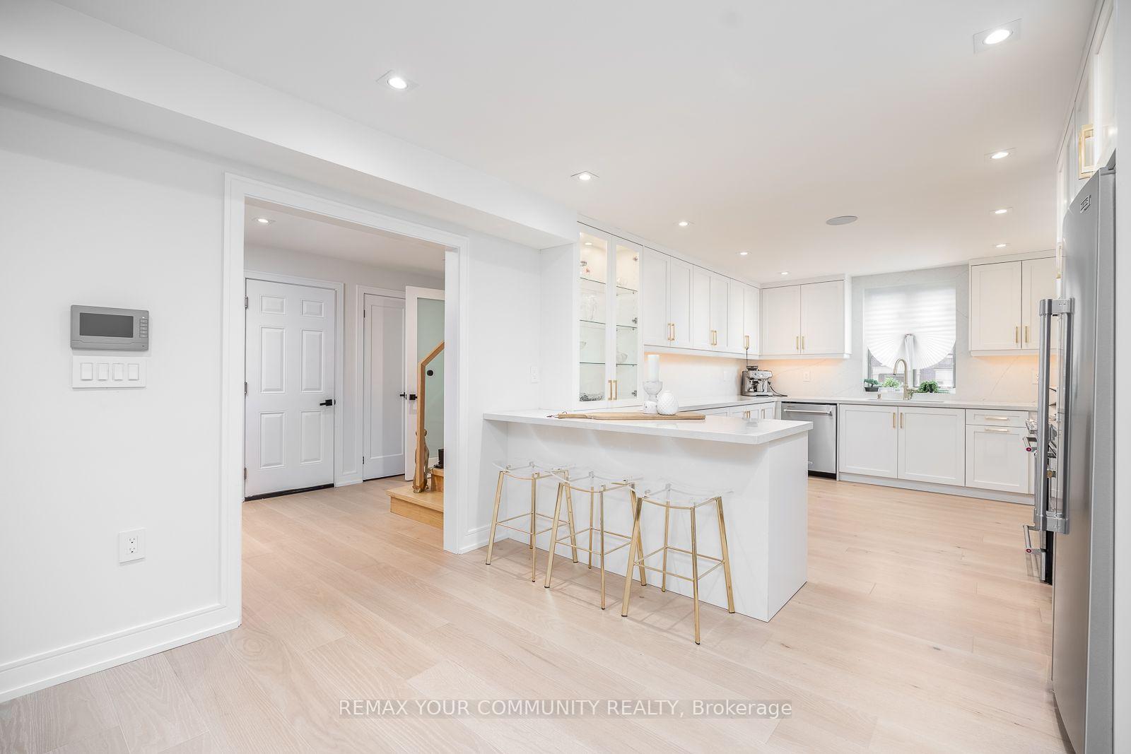 Photo 12 of 354 Bessborough Drive, Toronto, Leaside — HOMEH