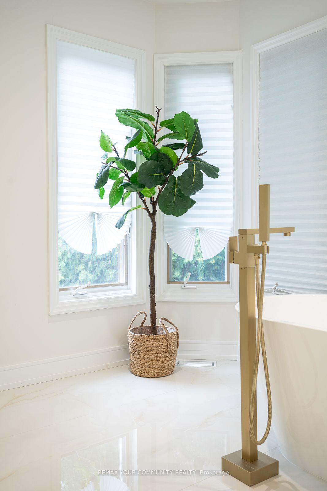 Photo 29 of 354 Bessborough Drive, Toronto, Leaside — HOMEH