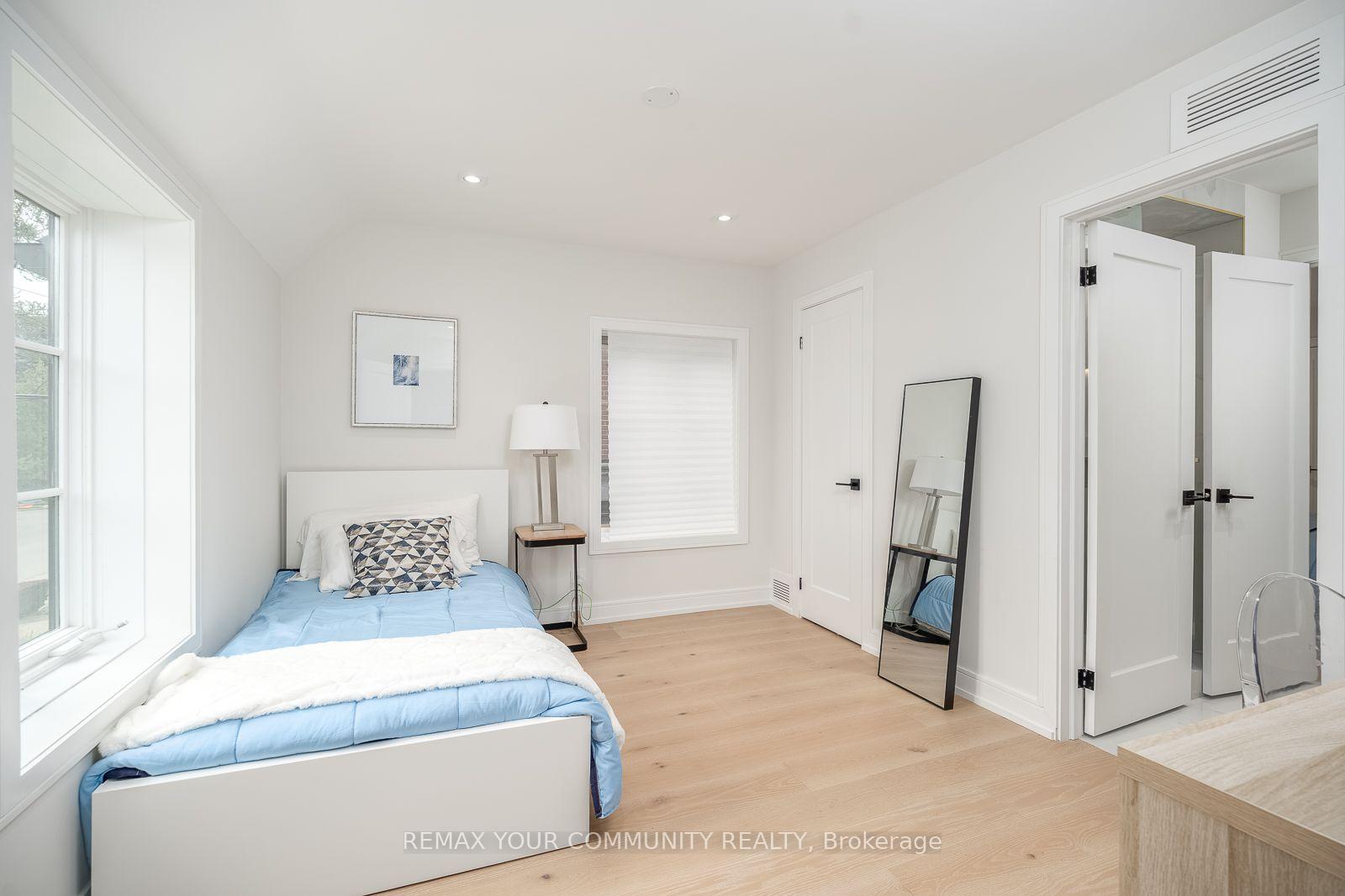 Photo 36 of 354 Bessborough Drive, Toronto, Leaside — HOMEH