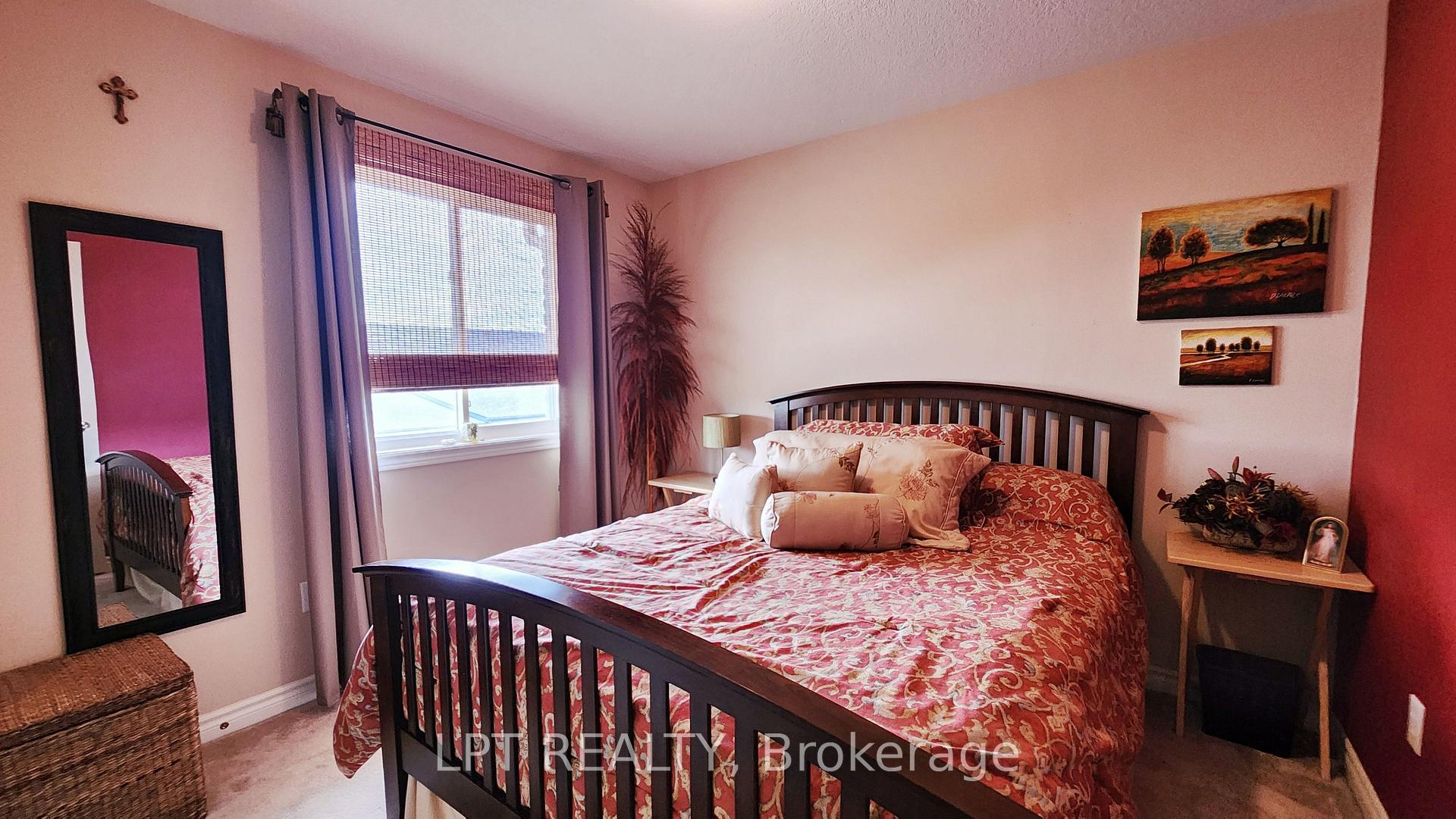 Photo 19 of 17 Silver Maple Crescent, Barrie, Holly — HOMEH