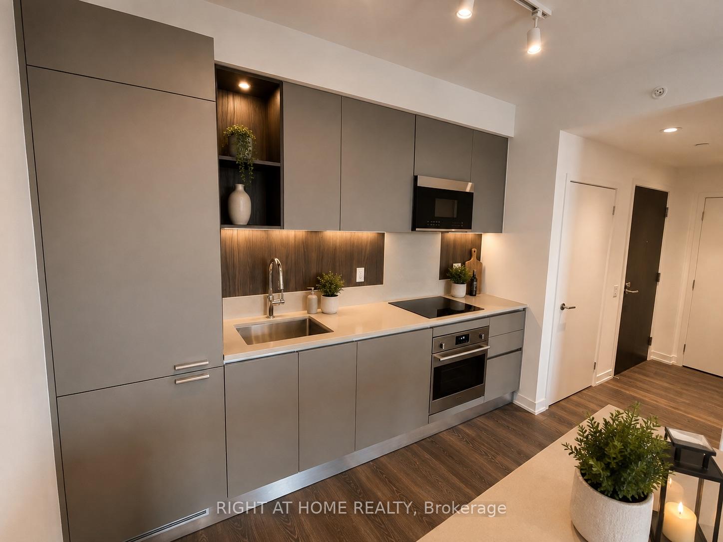 Photo 8 of Unit 1706, 39 Mary Street, Barrie, City Centre — HOMEH