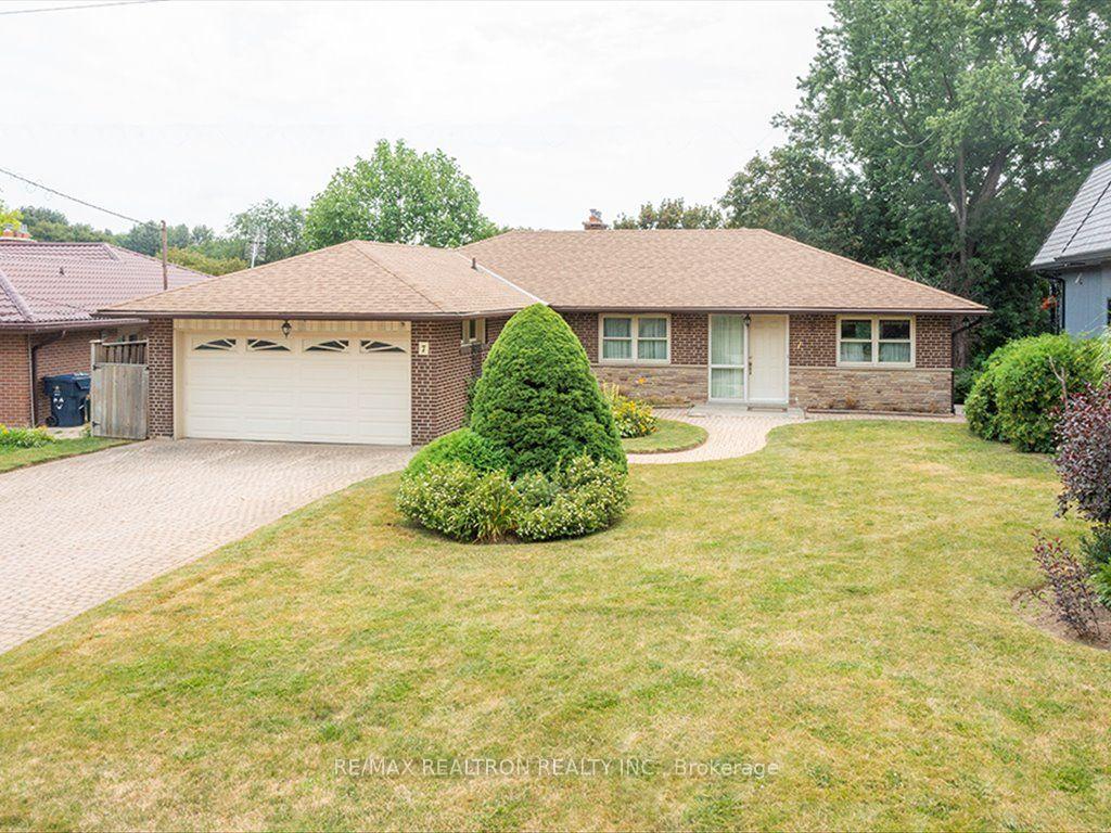 Photo 2 of 7 Anewen Drive, North York, Victoria Village — HOMEH