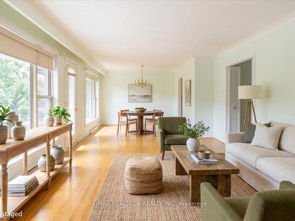 Photo 10 of 7 Anewen Drive, North York, Victoria Village — HOMEH