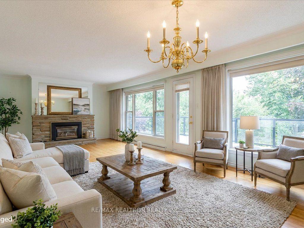 Photo 12 of 7 Anewen Drive, North York, Victoria Village — HOMEH