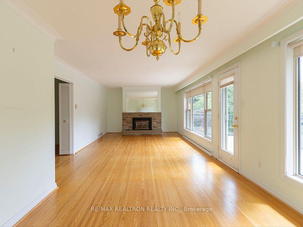 Photo 13 of 7 Anewen Drive, North York, Victoria Village — HOMEH