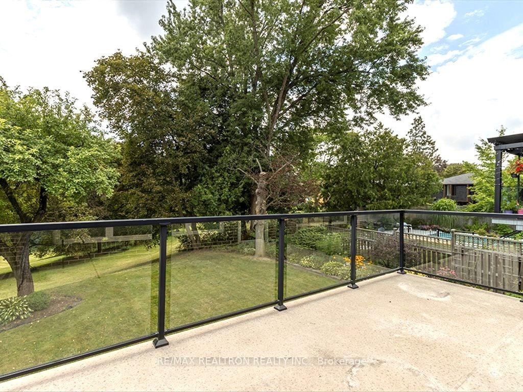 Photo 15 of 7 Anewen Drive, North York, Victoria Village — HOMEH