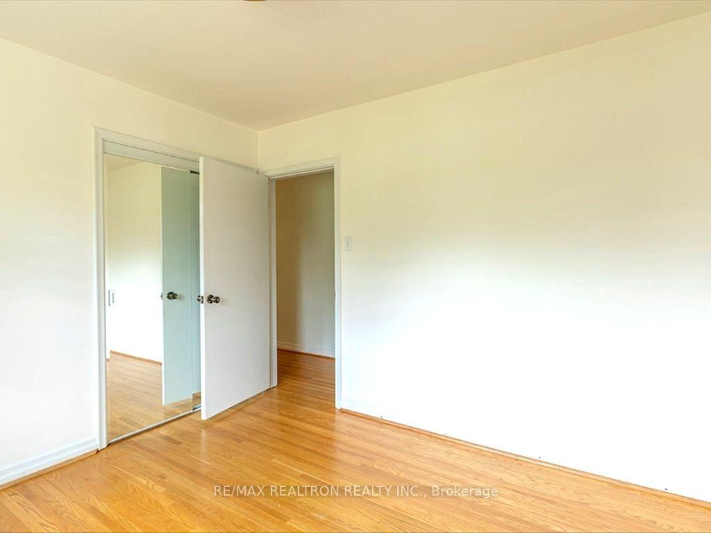 Photo 25 of 7 Anewen Drive, North York, Victoria Village — HOMEH
