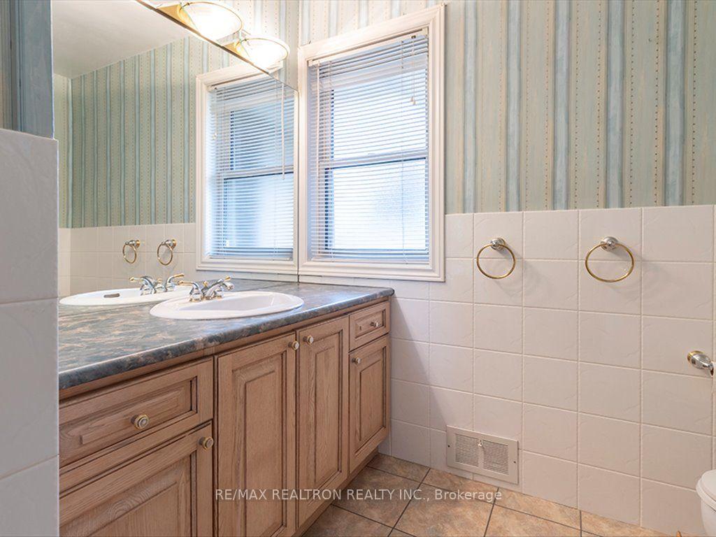 Photo 27 of 7 Anewen Drive, North York, Victoria Village — HOMEH