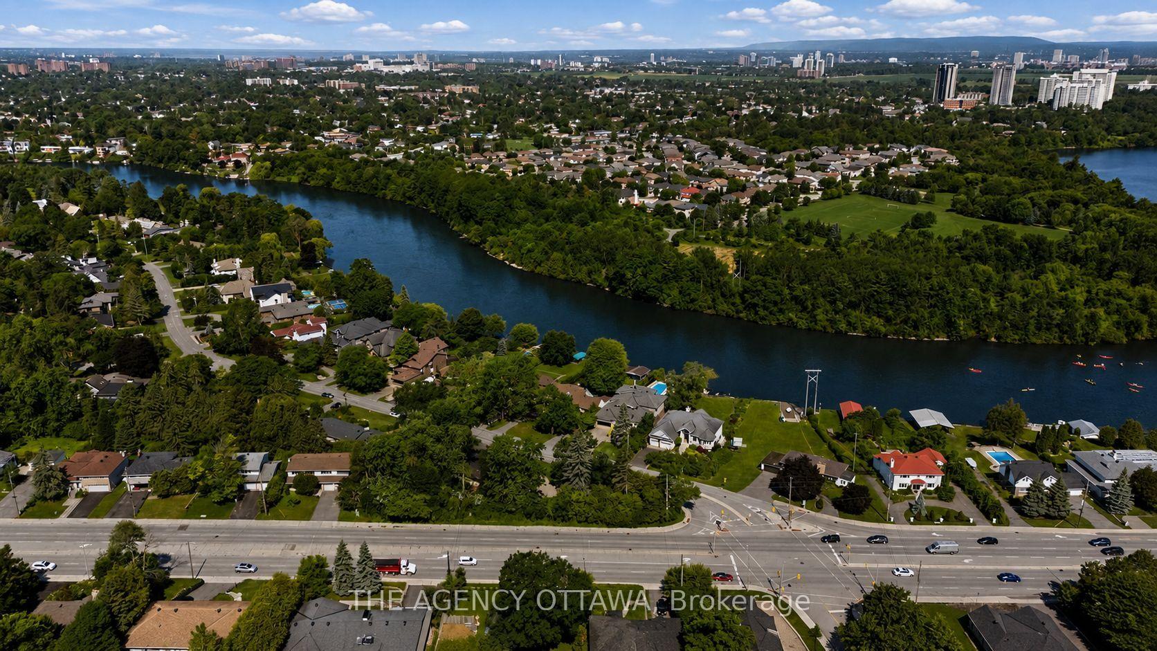Photo 15 of 3651 Revelstoke Drive, Ottawa, Mooneys Bay/Revelstoke — HOMEH