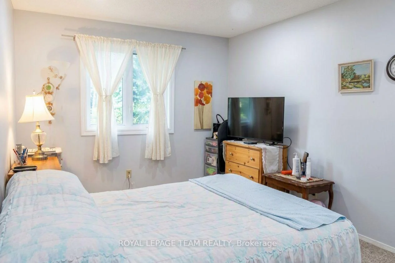Photo 37 of 503 Sidney Drive SE, Ottawa, Fallingbrook/Pineridge — HOMEH