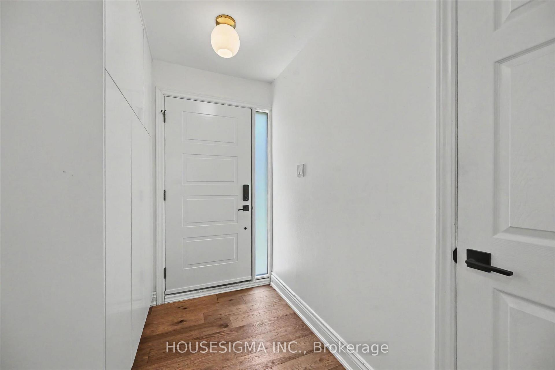 Photo 5 of 444 Withnell Crescent, Oakville, West — HOMEH