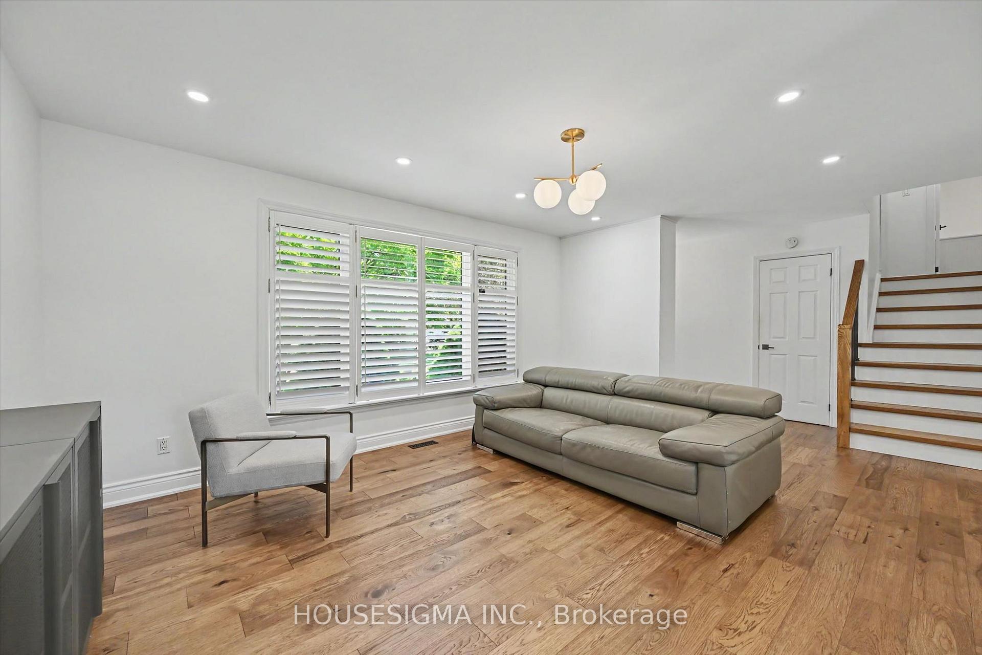 Photo 6 of 444 Withnell Crescent, Oakville, West — HOMEH