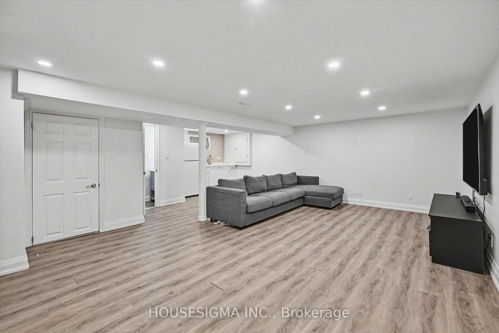 Photo 27 of 444 Withnell Crescent, Oakville, West — HOMEH