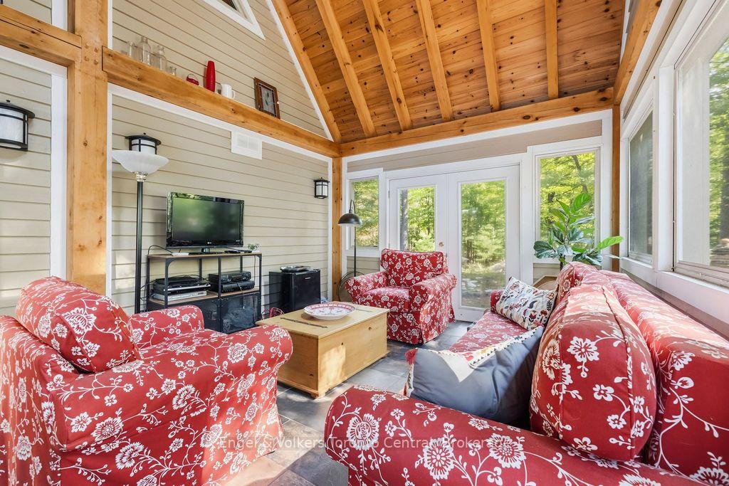 Photo 11 of 726 Browning Island, Bracebridge, Muskoka (N) — HOMEH
