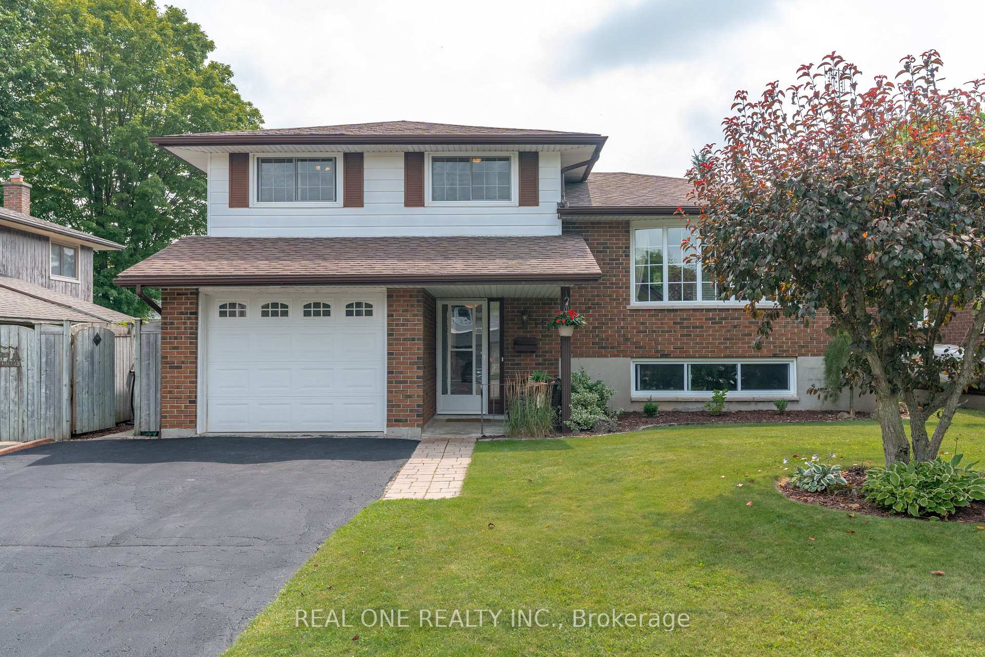 Photo 2 of 111 Glenburnie Drive, Guelph, Grange Road — HOMEH
