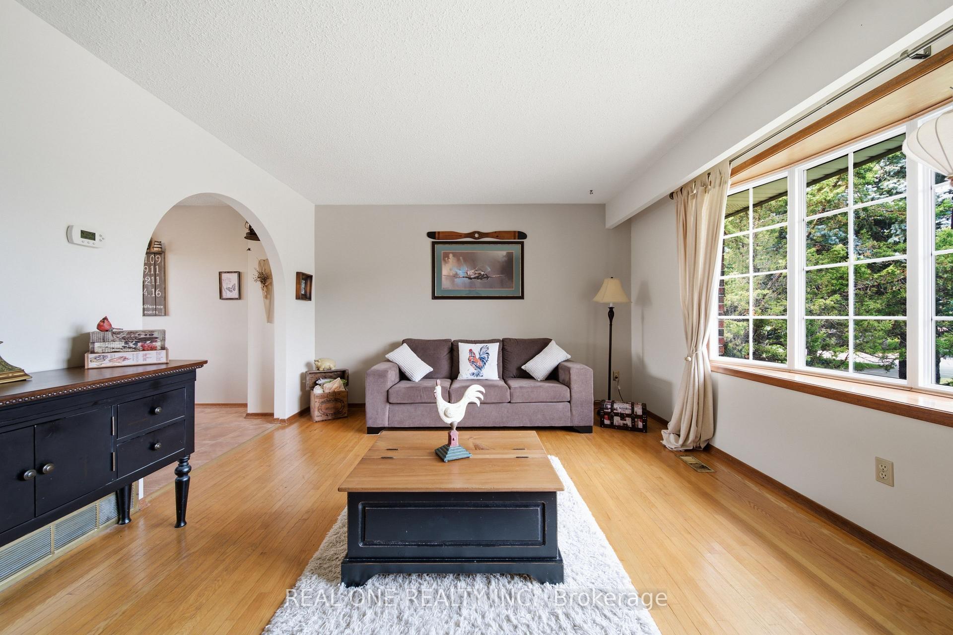 Photo 16 of 111 Glenburnie Drive, Guelph, Grange Road — HOMEH