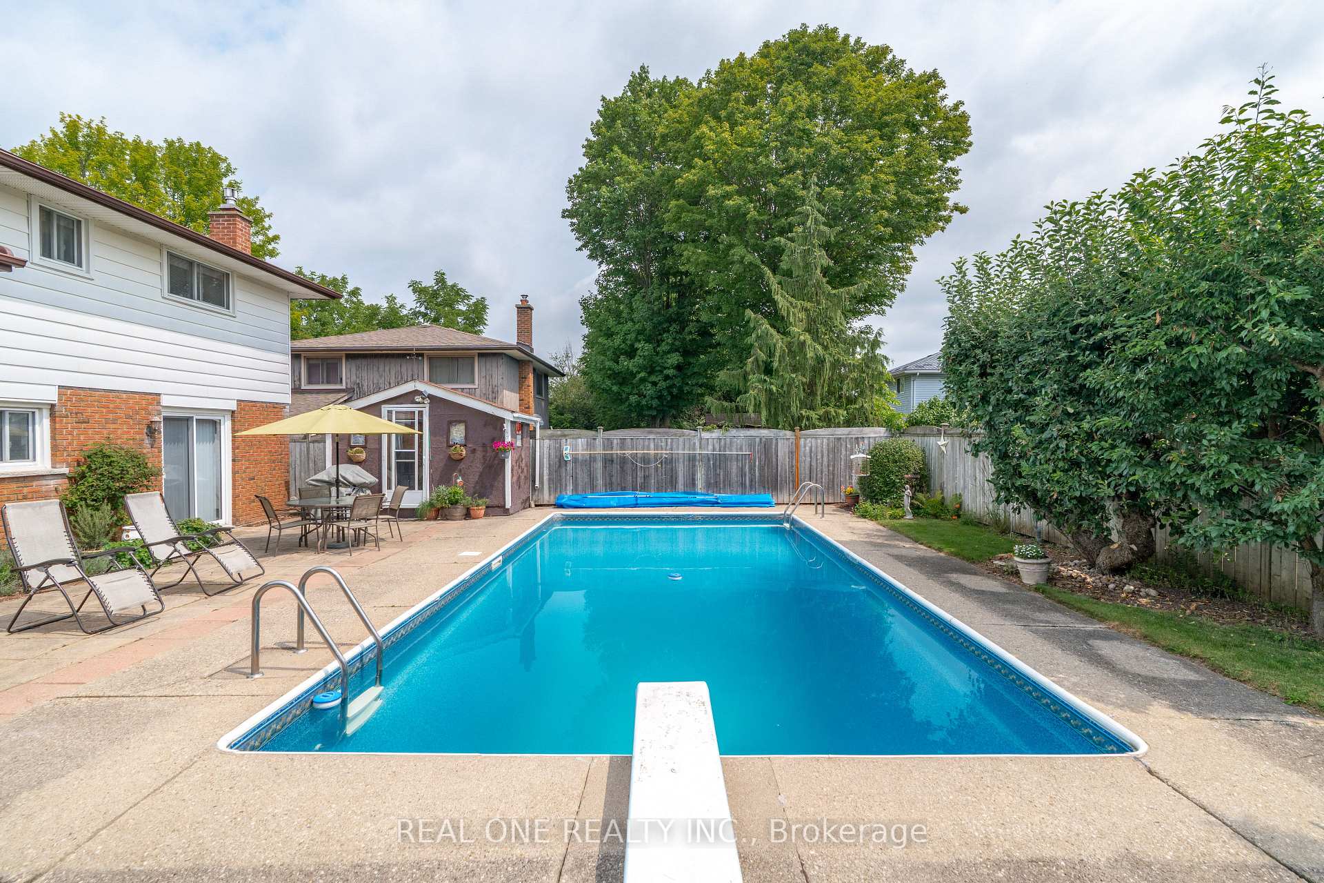 Photo 33 of 111 Glenburnie Drive, Guelph, Grange Road — HOMEH