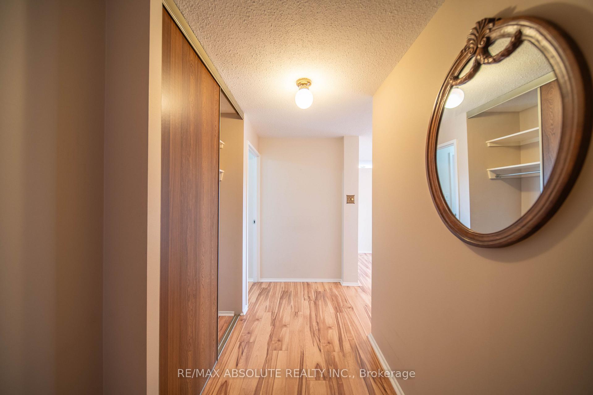 Photo 4 of Unit 709, 1599 Lassiter Terrace, Ottawa, Beaconwood — HOMEH
