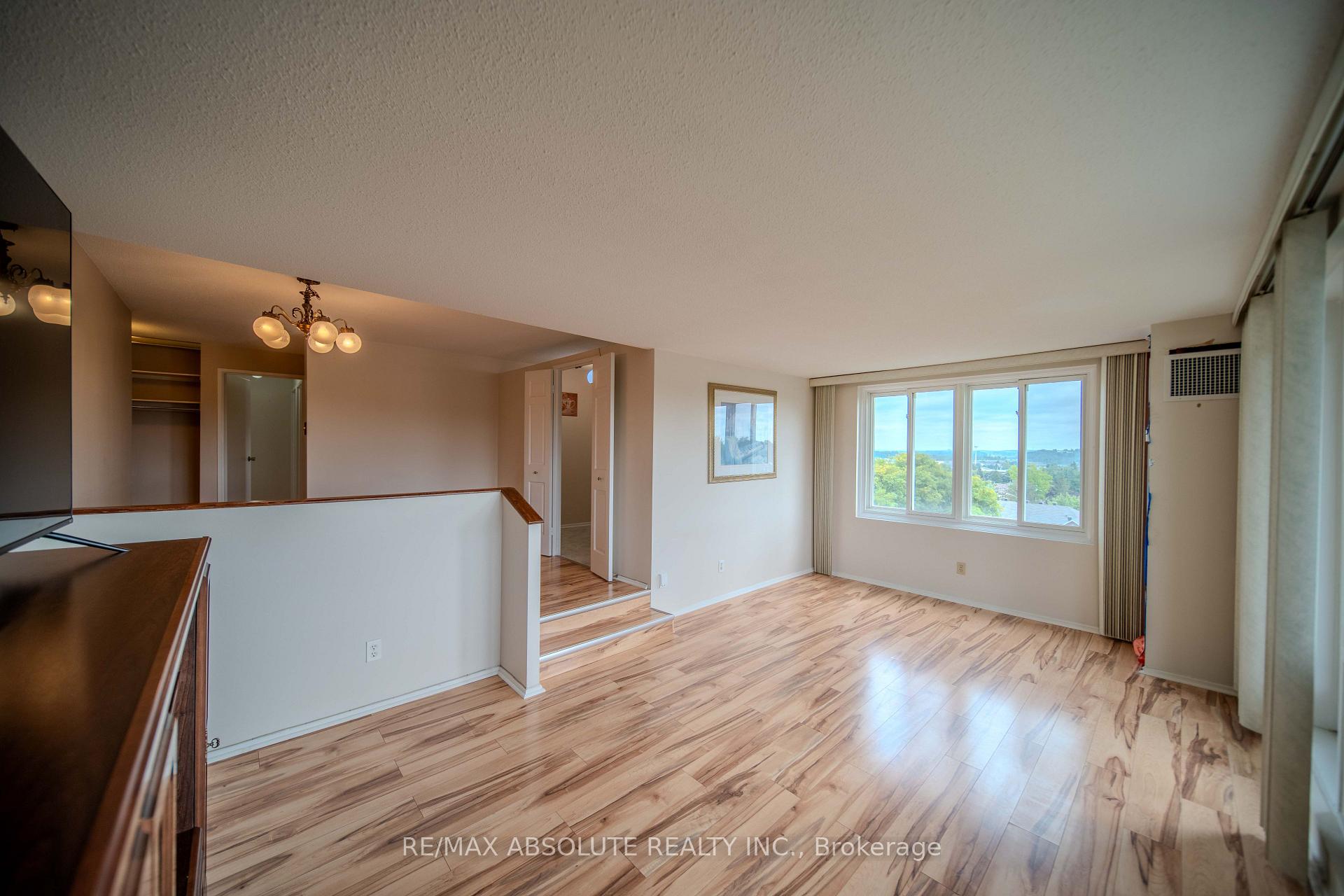 Photo 7 of Unit 709, 1599 Lassiter Terrace, Ottawa, Beaconwood — HOMEH