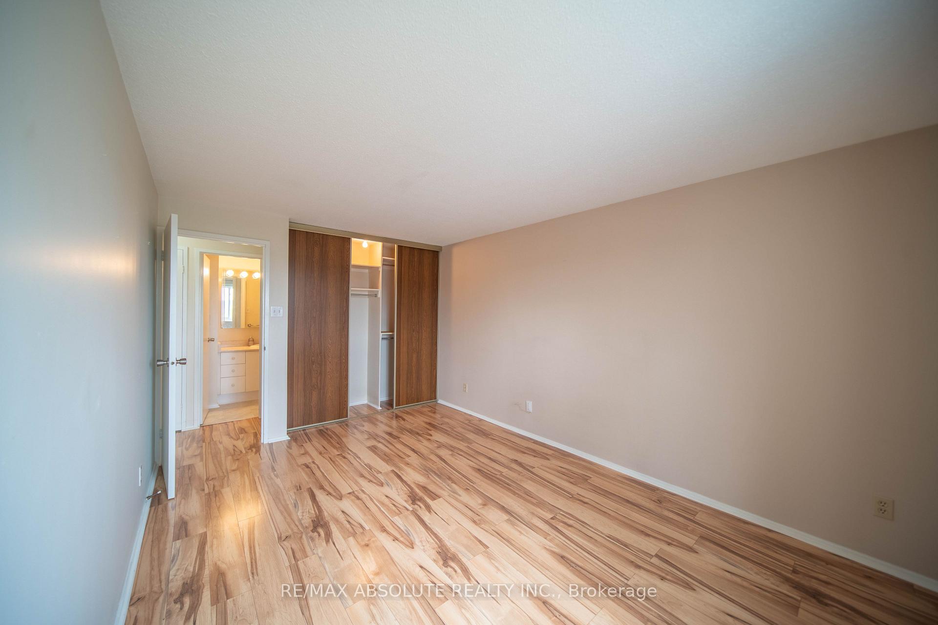 Photo 9 of Unit 709, 1599 Lassiter Terrace, Ottawa, Beaconwood — HOMEH