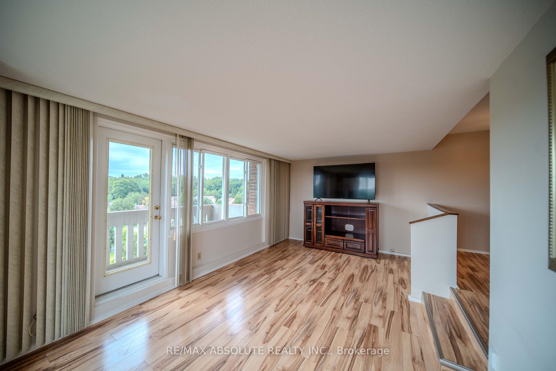 Photo 14 of Unit 709, 1599 Lassiter Terrace, Ottawa, Beaconwood — HOMEH