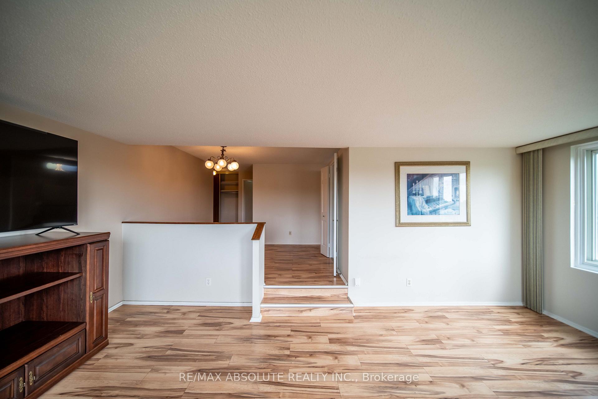 Photo 16 of Unit 709, 1599 Lassiter Terrace, Ottawa, Beaconwood — HOMEH