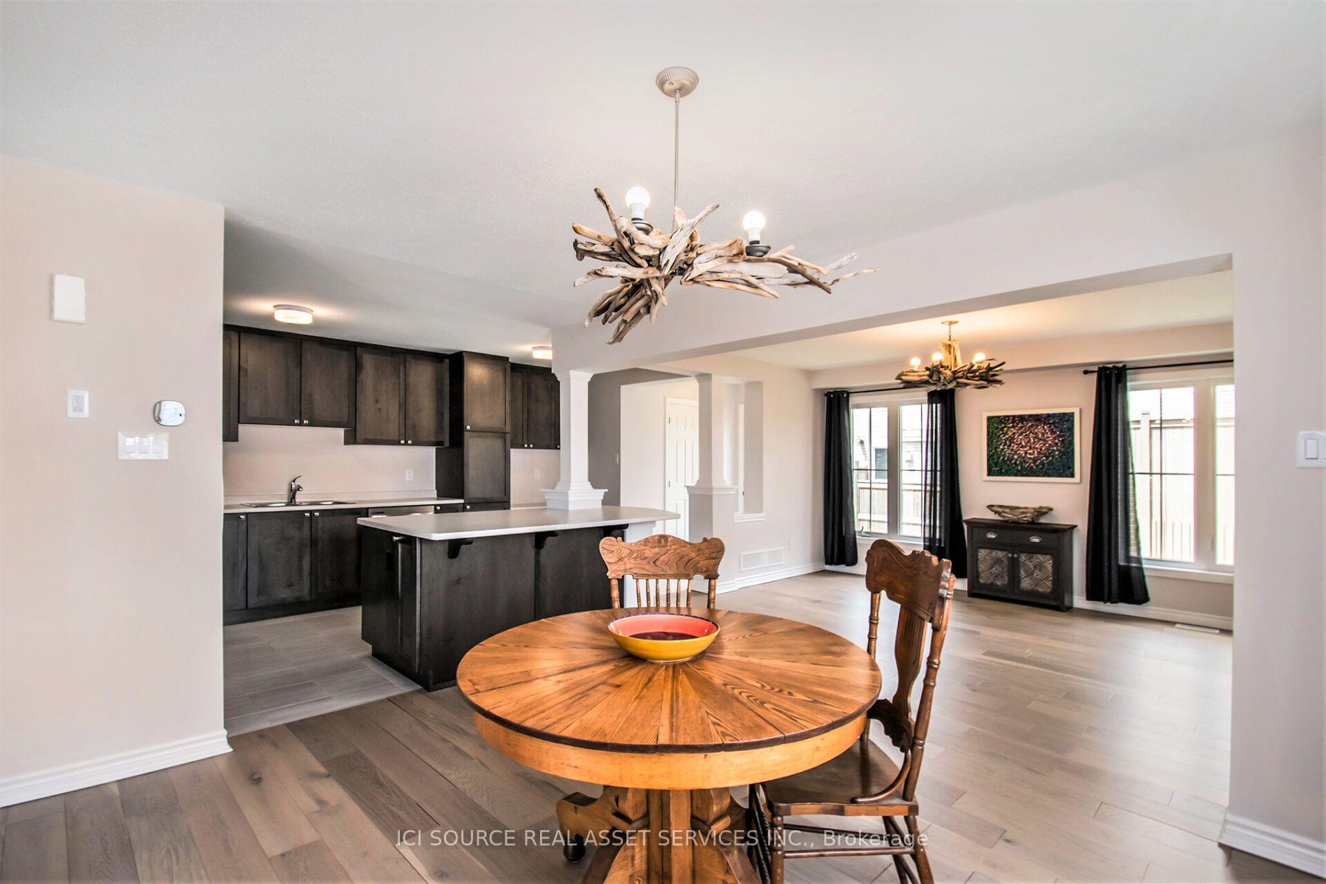 Photo 3 of 53 Mudminnow Crescent, Ottawa, Avalon West — HOMEH