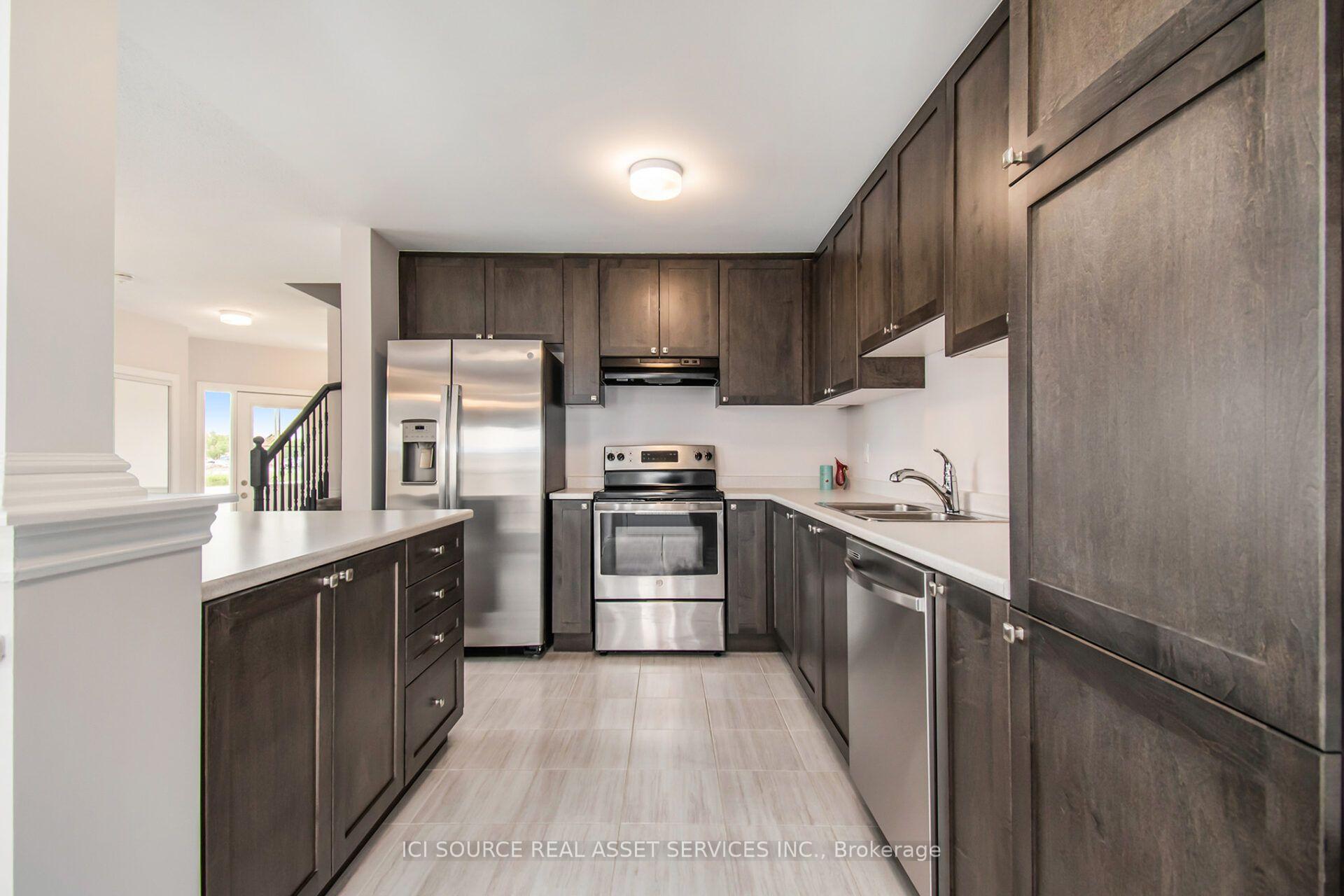 Photo 4 of 53 Mudminnow Crescent, Ottawa, Avalon West — HOMEH