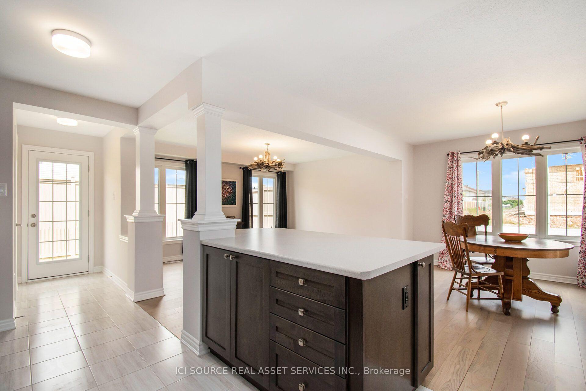 Photo 6 of 53 Mudminnow Crescent, Ottawa, Avalon West — HOMEH