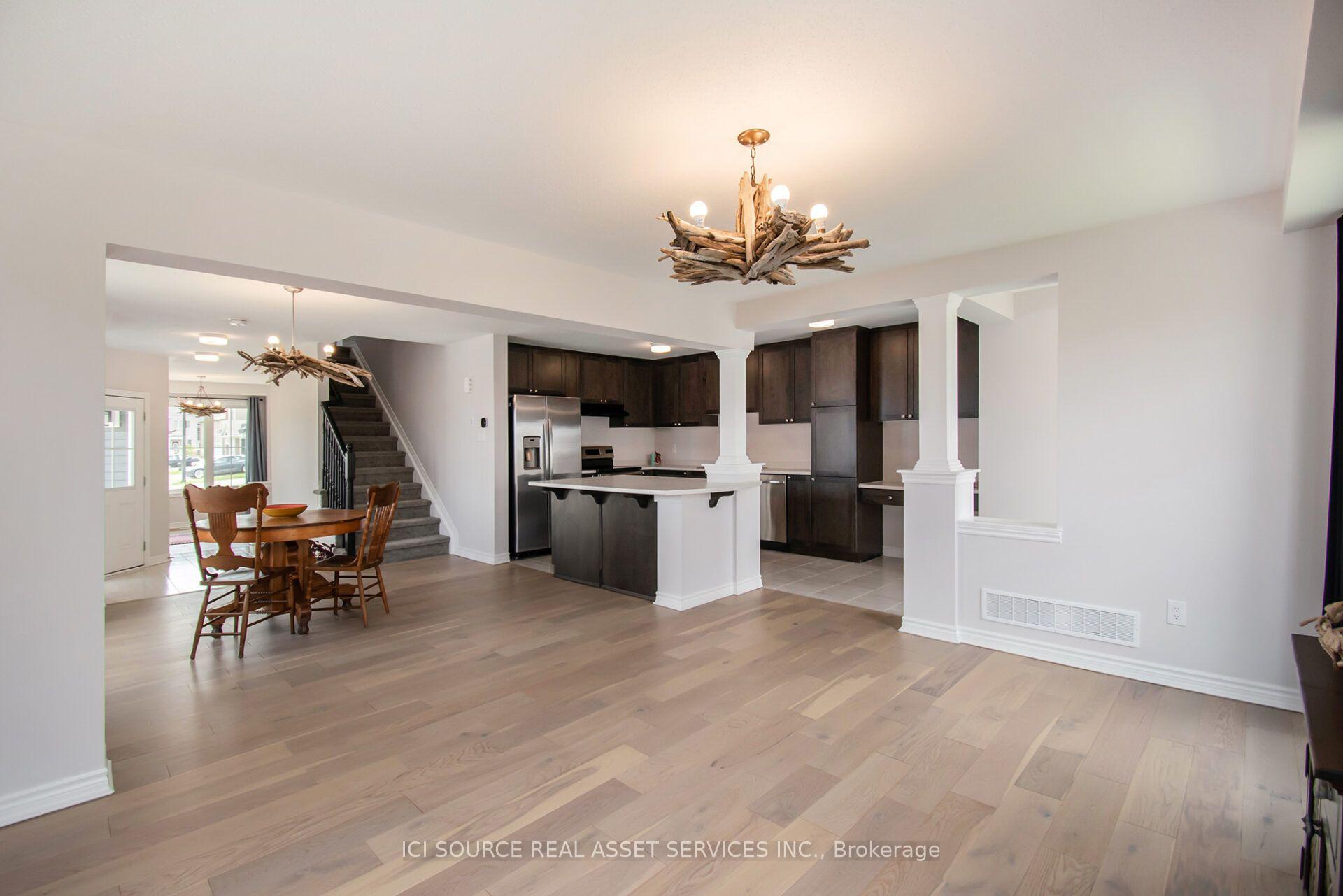 Photo 8 of 53 Mudminnow Crescent, Ottawa, Avalon West — HOMEH