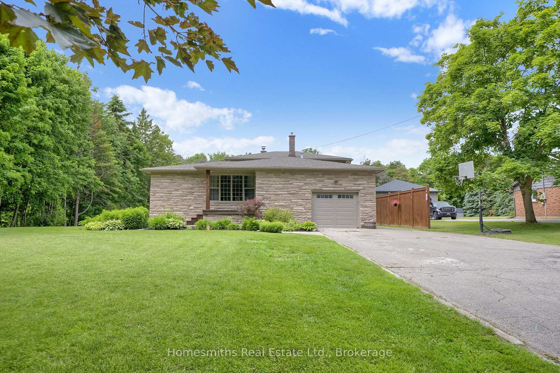 Photo 3 of 4726 Main Street, Clarington, Orono — HOMEH