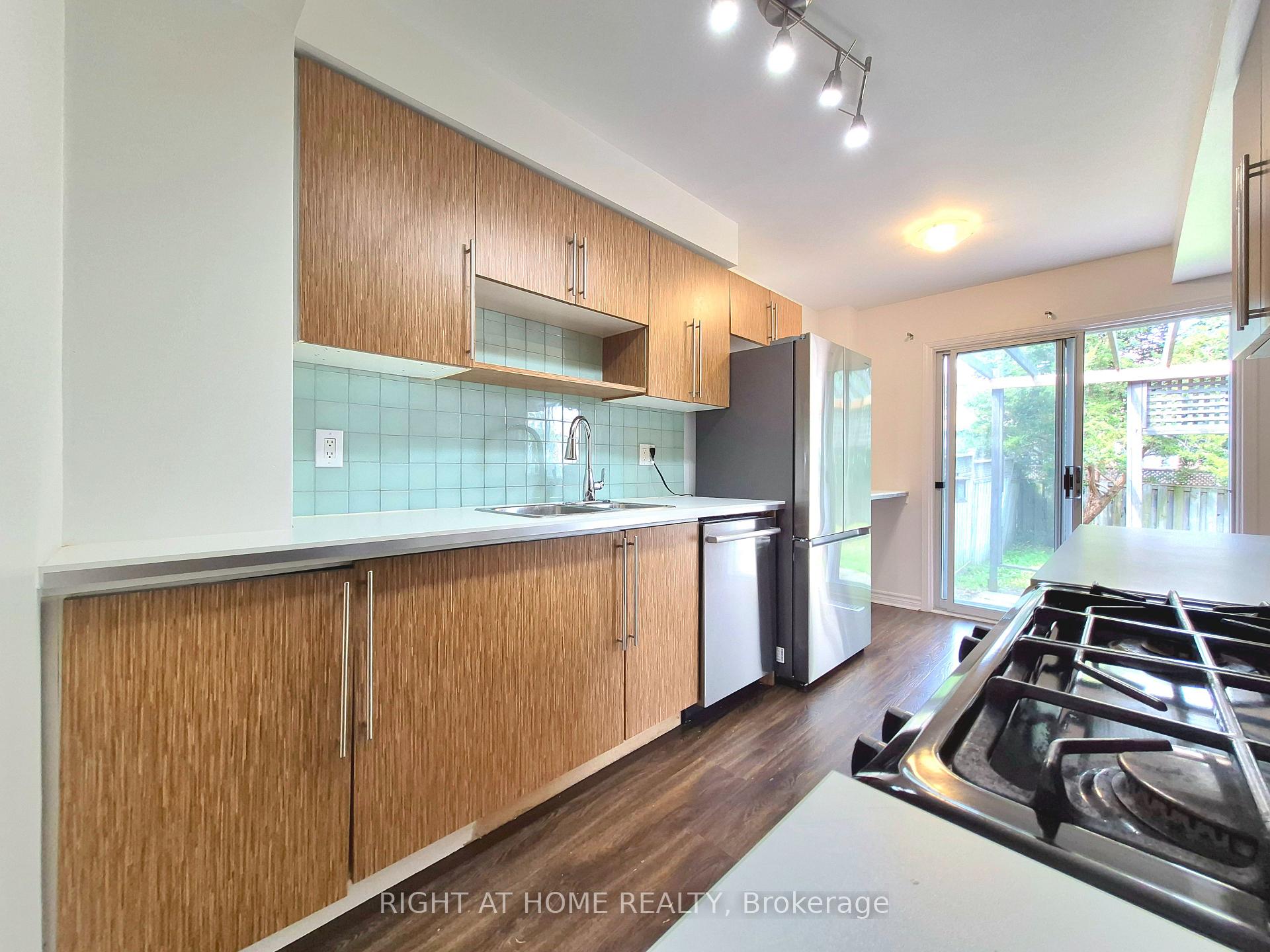 Photo 9 of 21 Mccullock Crescent, Ajax, Northwest Ajax — HOMEH