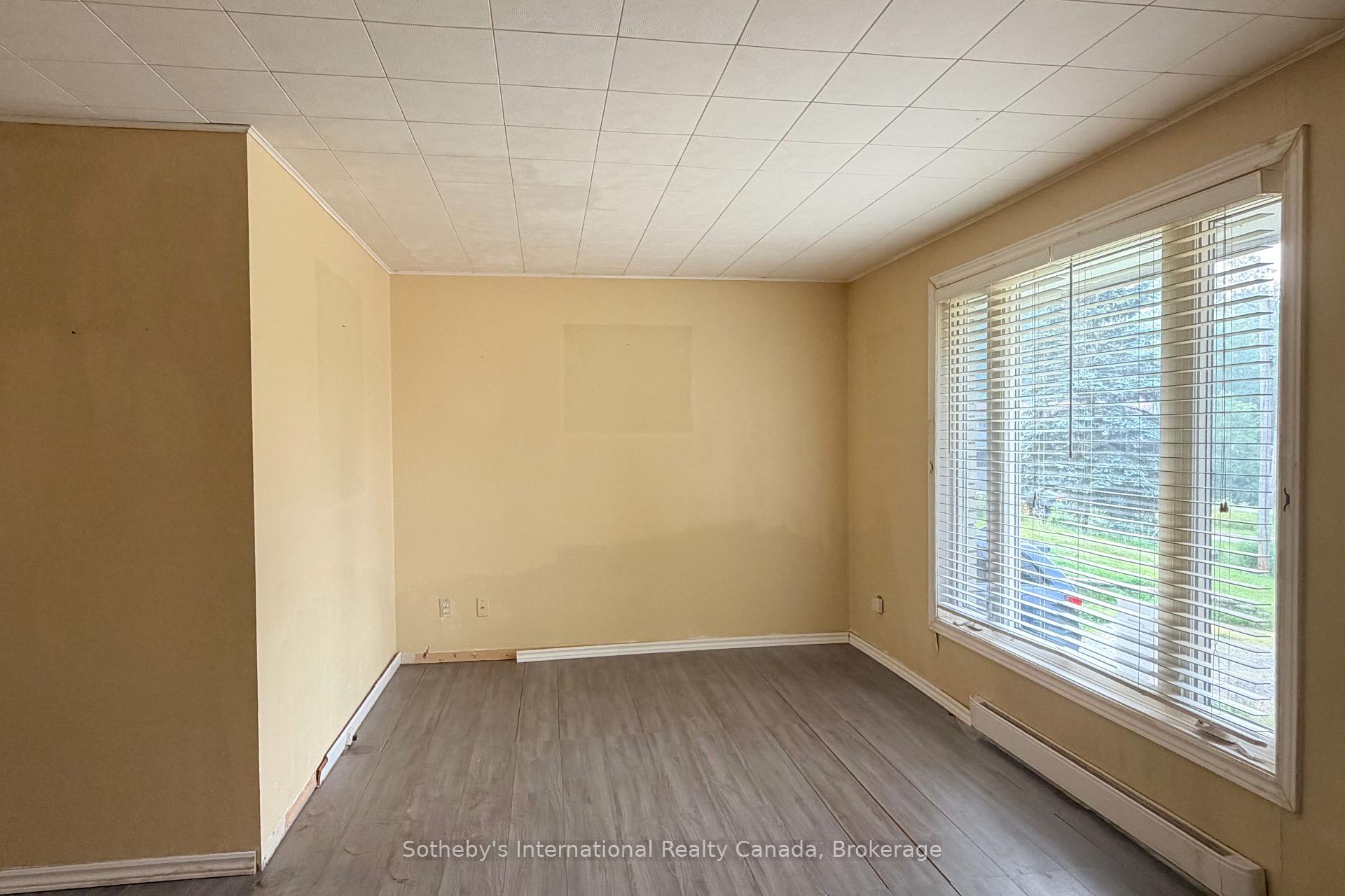 Photo 5 of 12A Valley Drive, Bracebridge — HOMEH