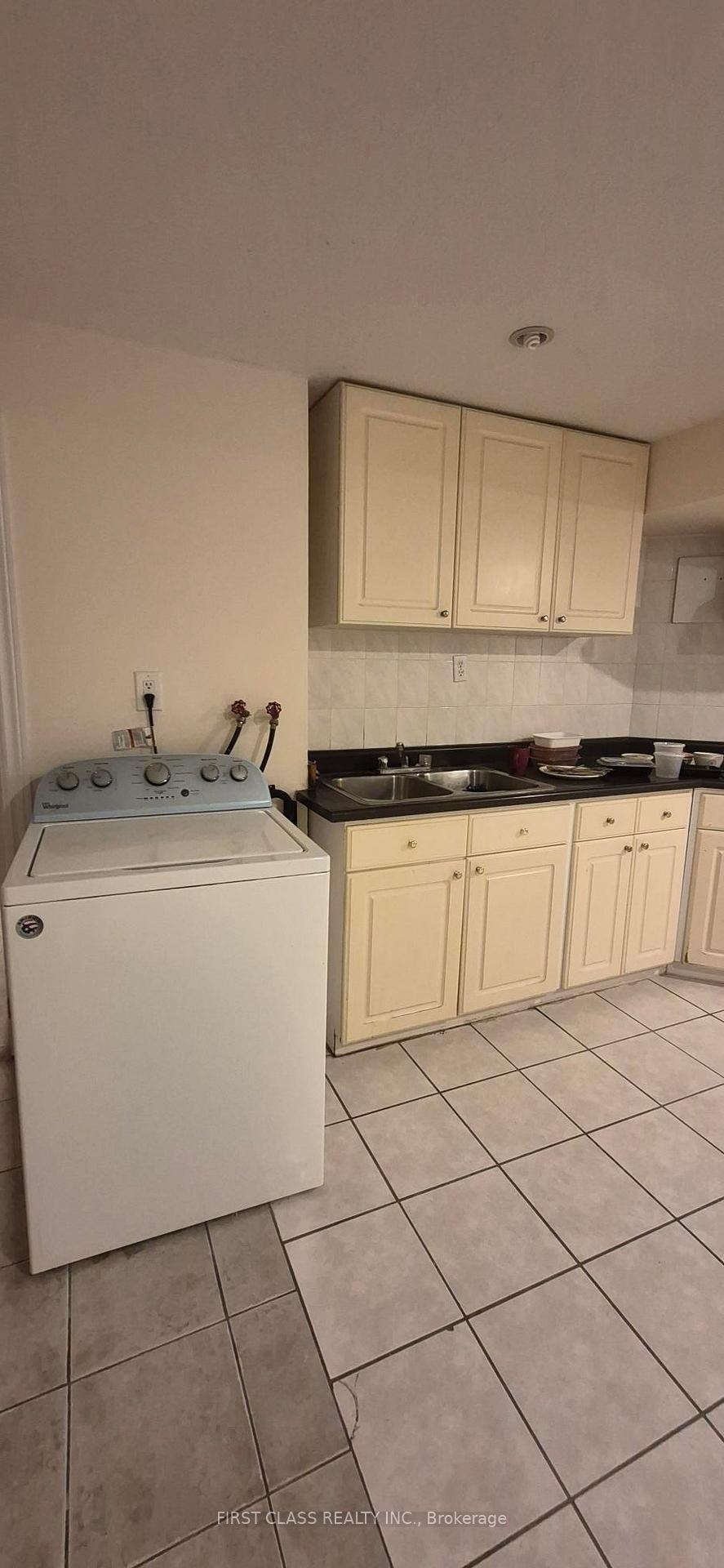 Photo 4 of Unit Basement, 2213 Rodick Road, Markham, Cachet — HOMEH